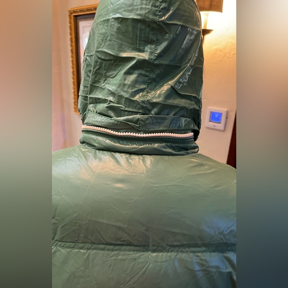 Super cool Moncler puffer coat - Picture 5 of 10